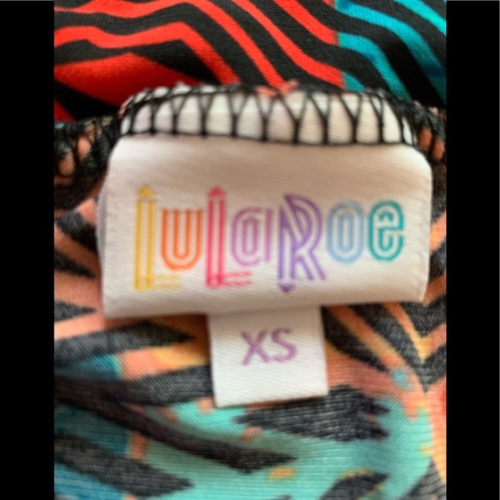 Lula Roe Shirt - Picture 6 of 7